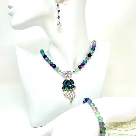 Squid penant with abalone insets on fluoride strand plus bracelet and earrings - Picture 1 of 6